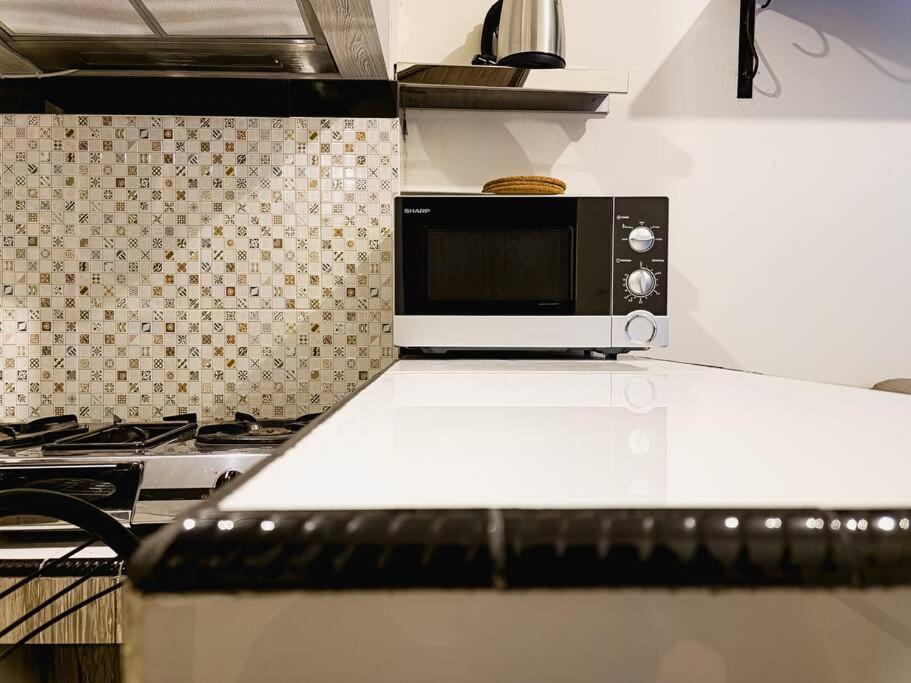 Homey 2 Bedroom Space - Only 7 Min Walk To Lrt Bekasi
