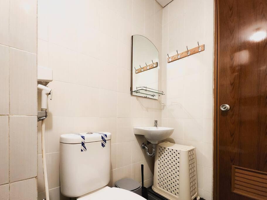 Apartemen Homey 2 Bedroom Space - Only 7 Min Walk To Lrt *