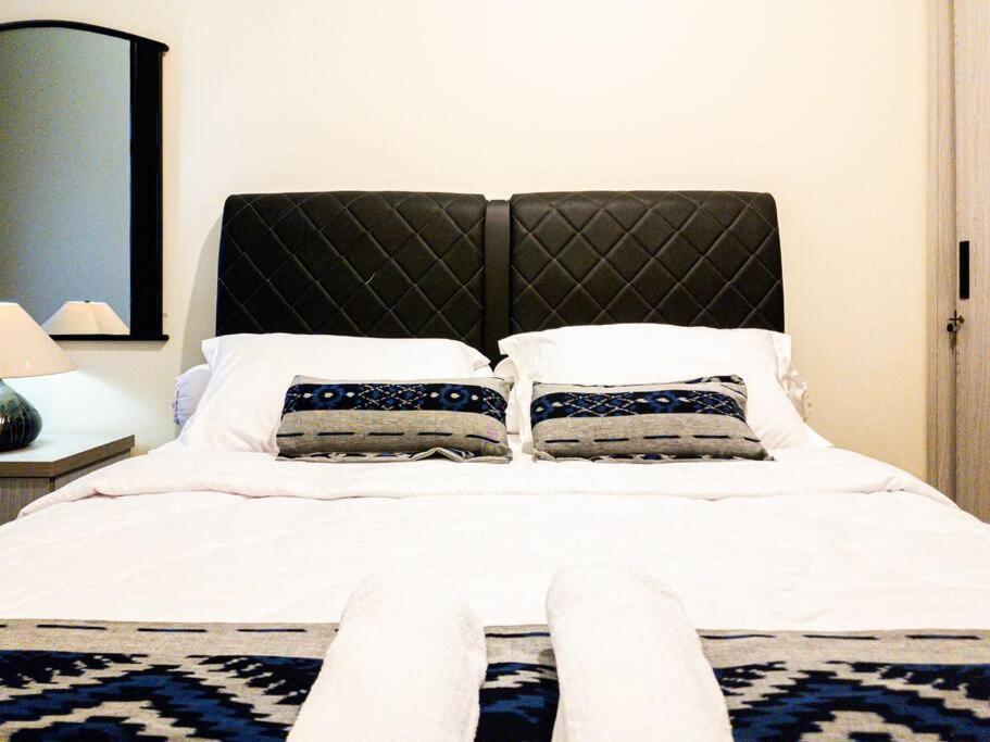 Homey 2 Bedroom Space - Only 7 Min Walk To Lrt Apartemen Bekasi